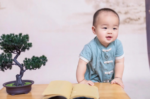 借卵生子咨询孕妇显怀是几个月